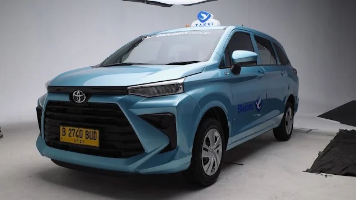 5 Cara Mudah Memesan Taksi Bluebird